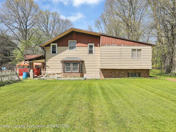 5440 Hughes Rd, Lansing, MI 48911