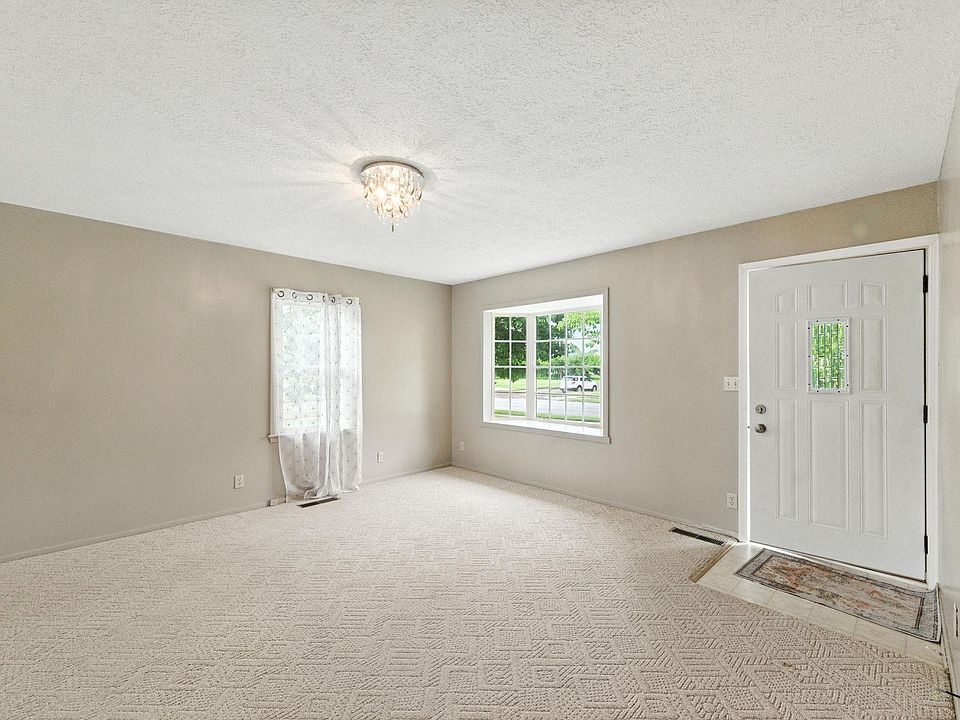 200 S Crescent Dr, Frankfort, IN 46041 | Zillow