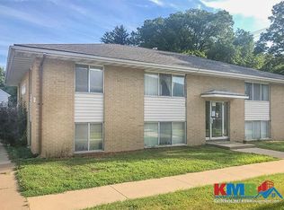 1155 Ridge Dr #F, Marion, IA 52302