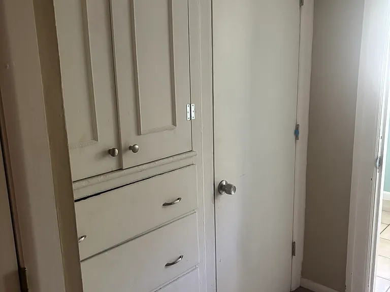 2564 Premont Ave #2 — Photo 6