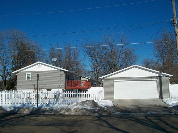 4th image of 3909 Twin City Dr