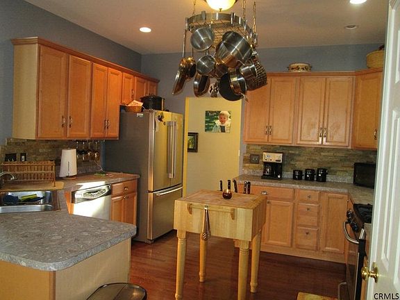 2nd image of 37 Santee Dr