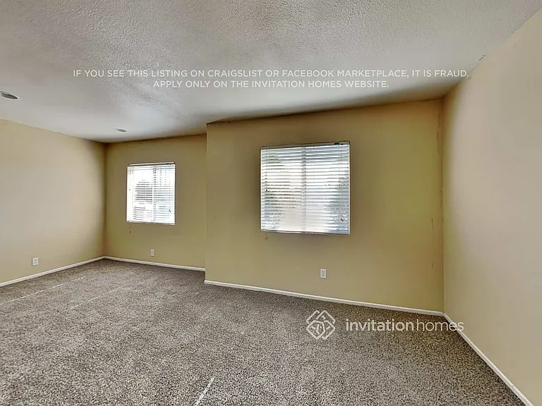 2628 N Maple Ave — Photo 14