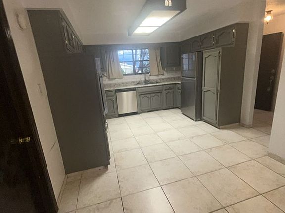 2nd image of 1052 Monte Largo Dr NE