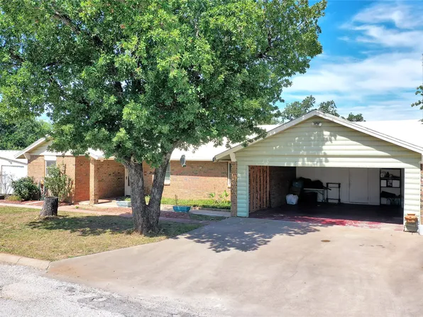 120 Brad St, Jacksboro, TX 76458