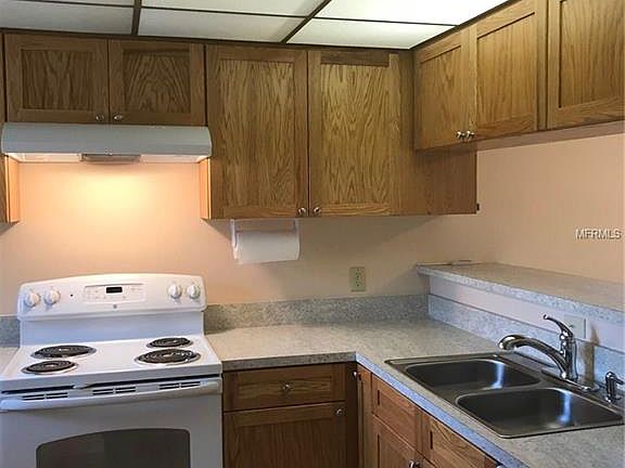 5th image of 14 Saint Andrews Ct