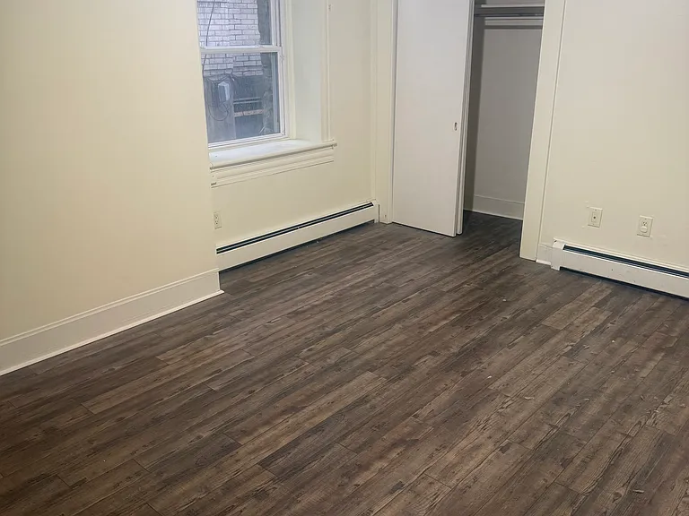 318 Washington St — Photo 11