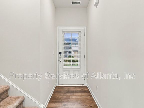 3rd image of 5313 Melbourne Ln