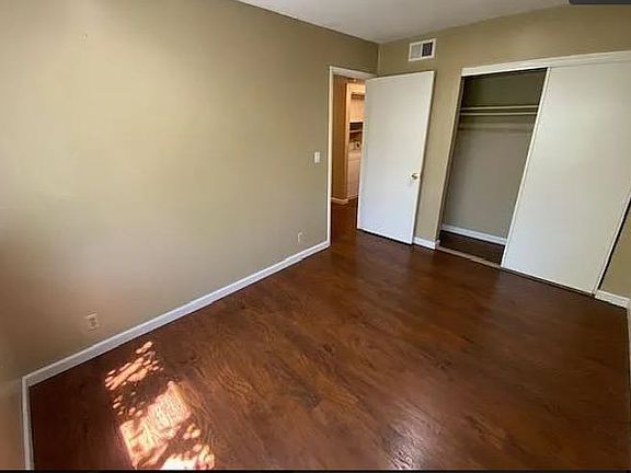 4th image of 1207 Weepinggate Ln