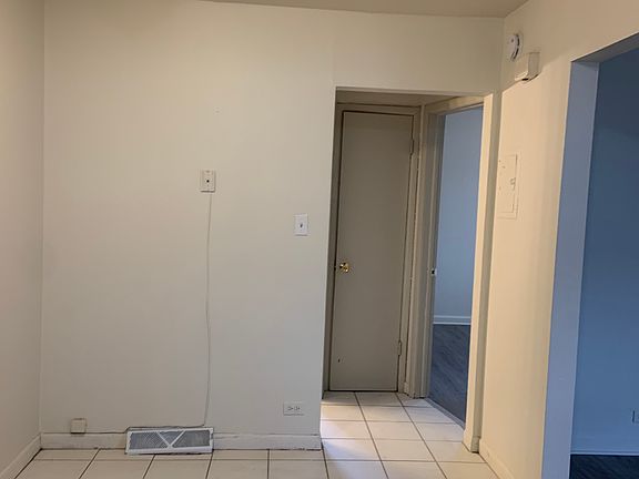 2nd image of 100 Vana Dr APT 8