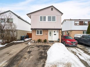12 Huckleberry Sq, Brampton, ON L6S1Y2