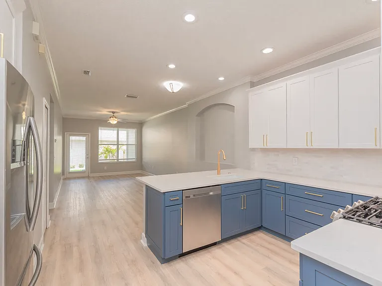 10109 Hayfield Way — Photo 4