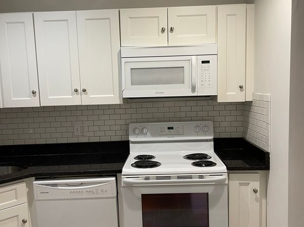 16 Yarmouth St APT 1