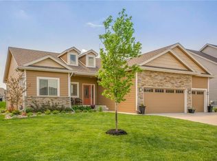 16652 Dellwood Dr, Clive, IA 50325