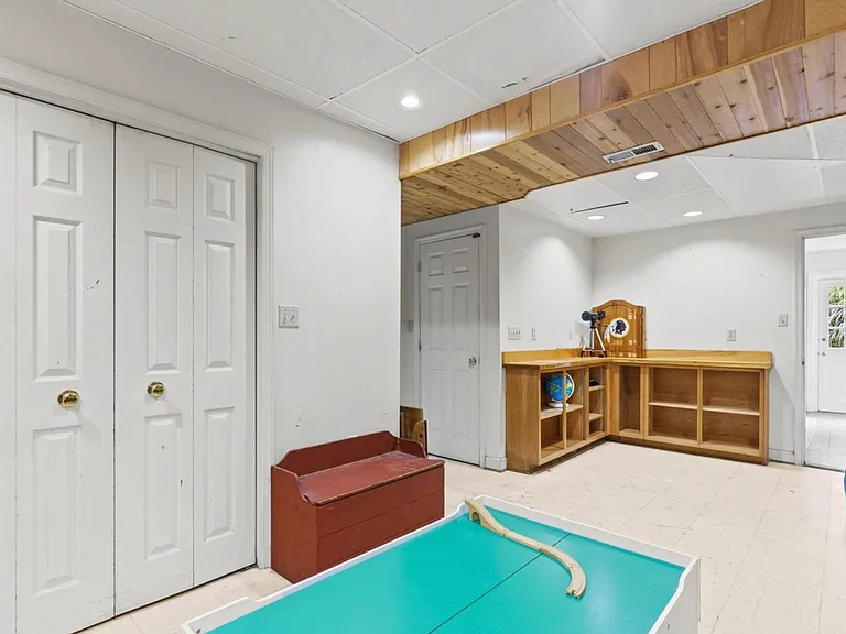 11002 Warwickshire Dr — Photo 26