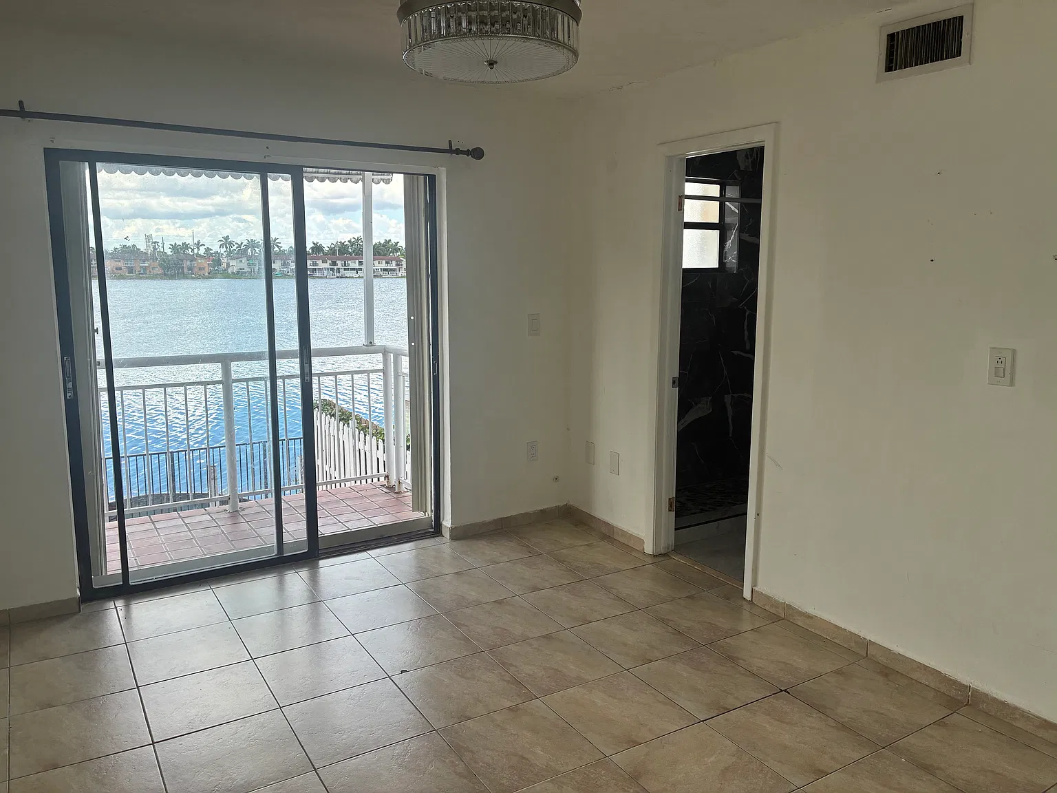 2 bed, 2.5 bath, 1000 sqft, $2,600 — Photo 4