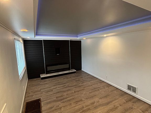 3rd image of 520 Lowell Ave