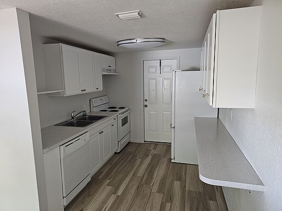 3rd image of 468 88th Ave N