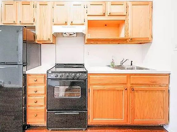 2nd image of 23 Park St APT 3