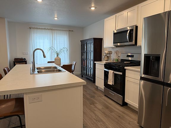 3rd image of 1908 N Patchwork Ave #1109