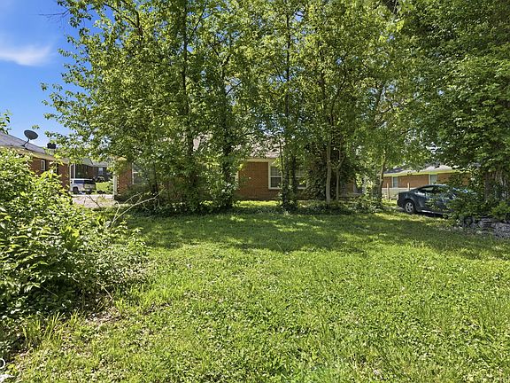 2nd image of 2823-25 E 36th St