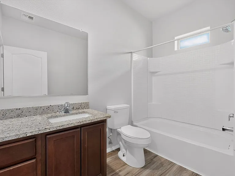 1504 Gulfstream Dr SE — Photo 22