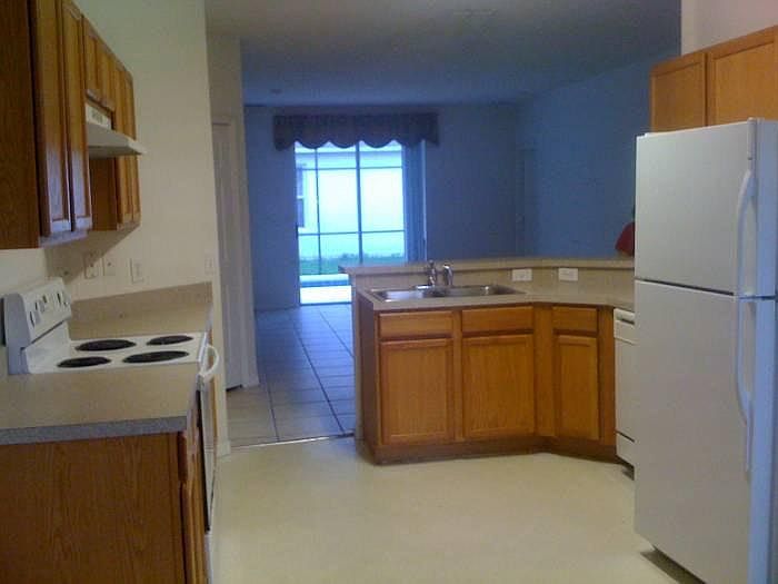 1st image of 858 Knollwood Dr