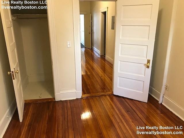 2nd image of 1387 Commonwealth Ave #4