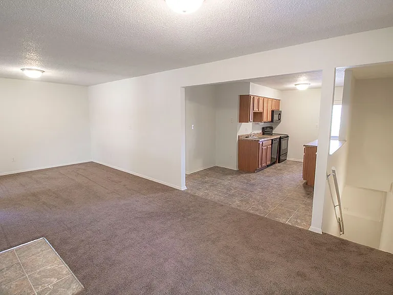210 Wheaton Ct — Photo 3