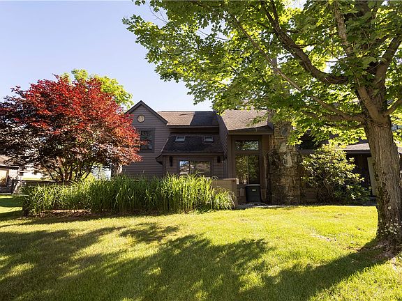 2nd image of E Two Sunridge Dr