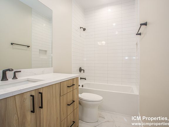 3rd image of 2252 N Southport Ave #1