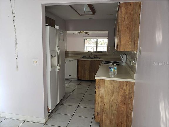 4th image of 2667 Cayman Way