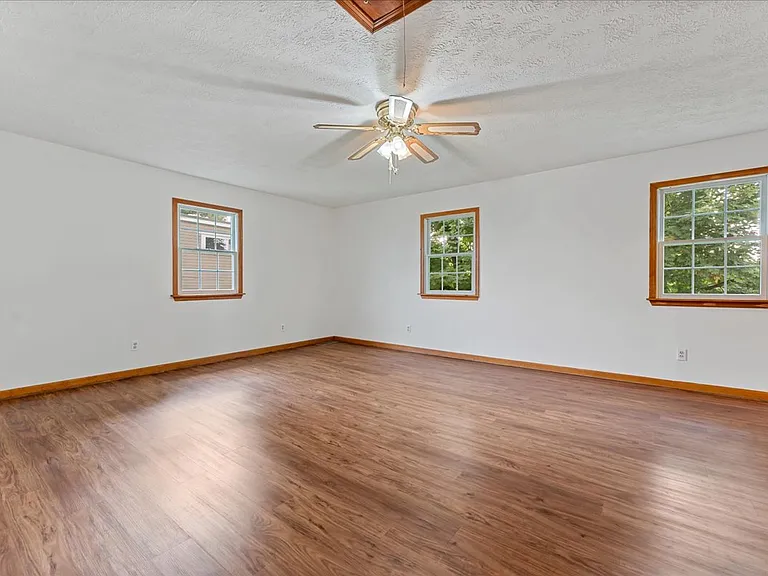 1103 Mount Allen Rd — Photo 11