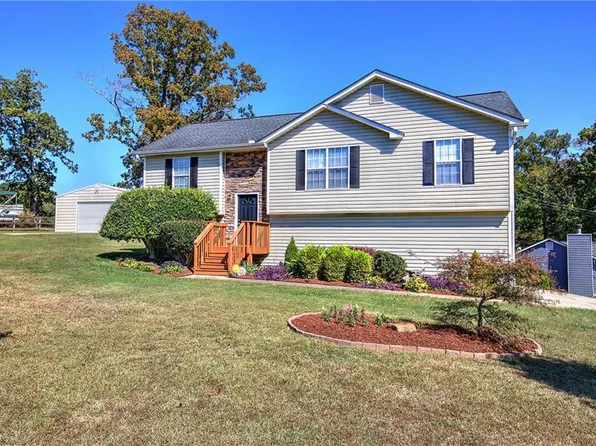15 Cobblestone Ct, Douglasville, GA 30134