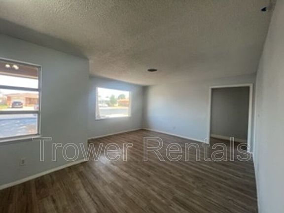 4th image of 1310 E 52nd St
