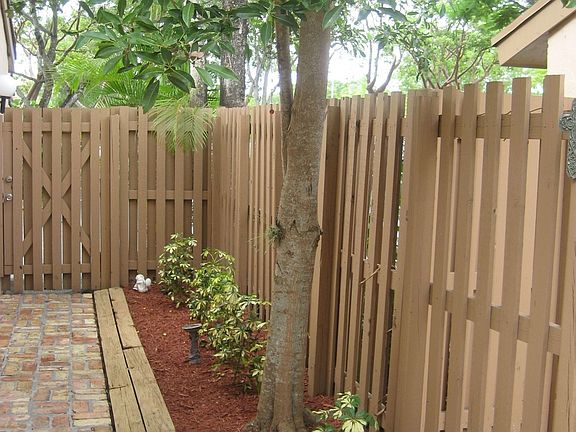 Private courtyard entry