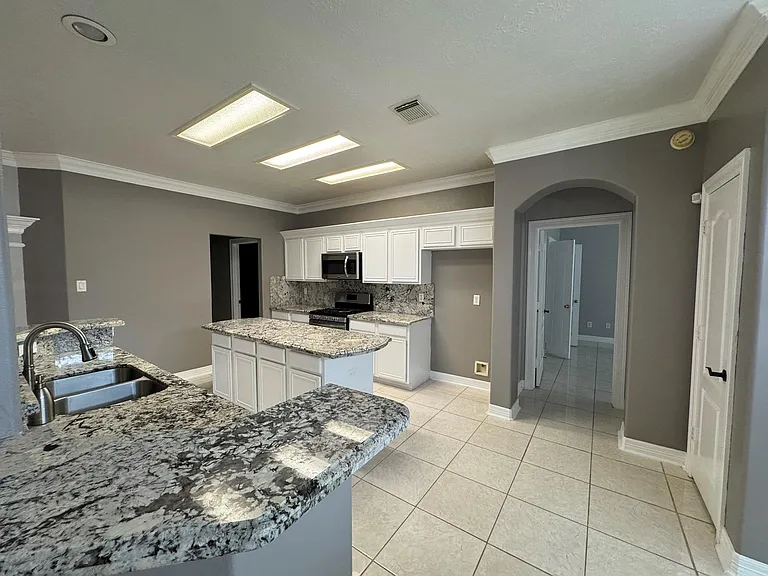 15314 Carsen Bend Dr — Photo 8