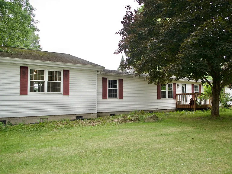 184 Bessor Rd — Photo 4