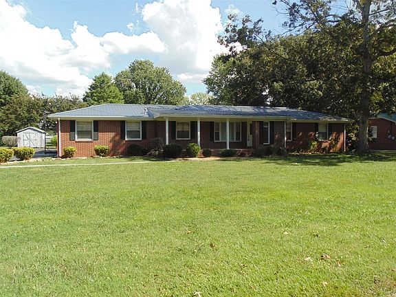 2nd image of 1201 Woodcrest Dr