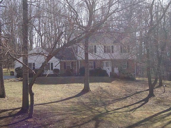 2nd image of 105 Clair Ct