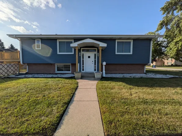 10301 Minnick Ave, Oak Lawn, IL 60453