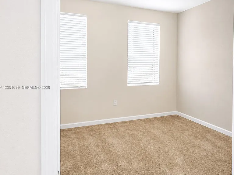 230 SE 29th Ave #1 — Photo 17