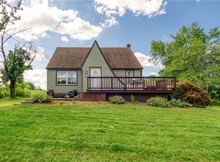 6032 Crock St NE, Louisville, OH 44641