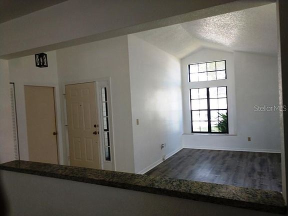 4th image of 5426 Friarsway Dr