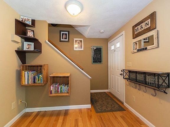 2nd image of 9 Maplewood Ave #1