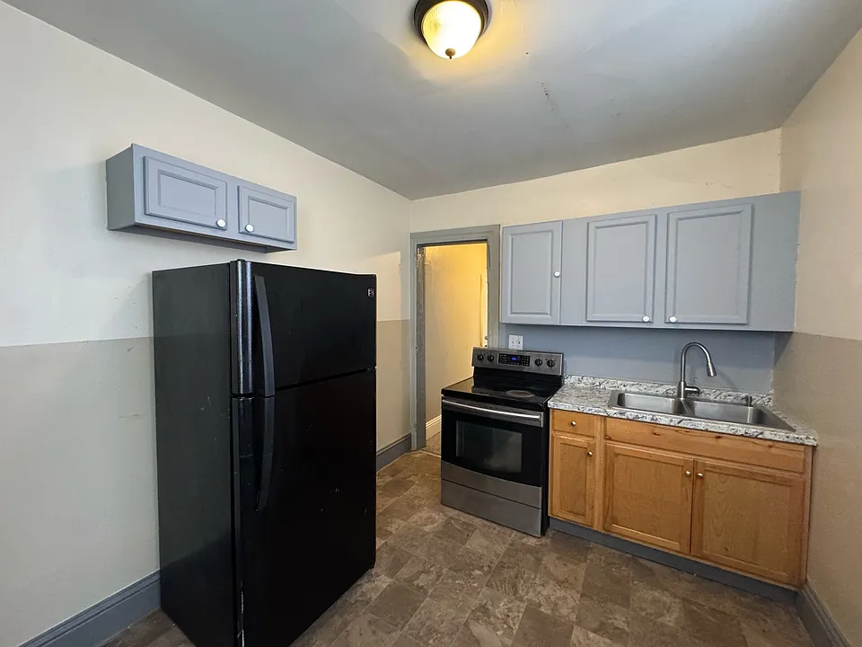 729 W Philadelphia St #2