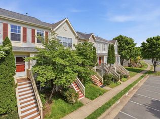 14128 Autumn Cir, Centreville, VA 20121