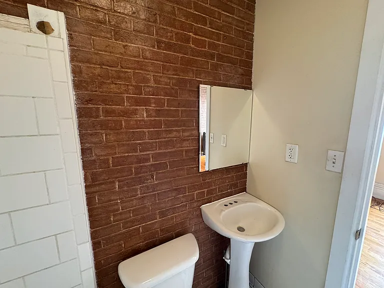213 E King St #5 — Photo 10