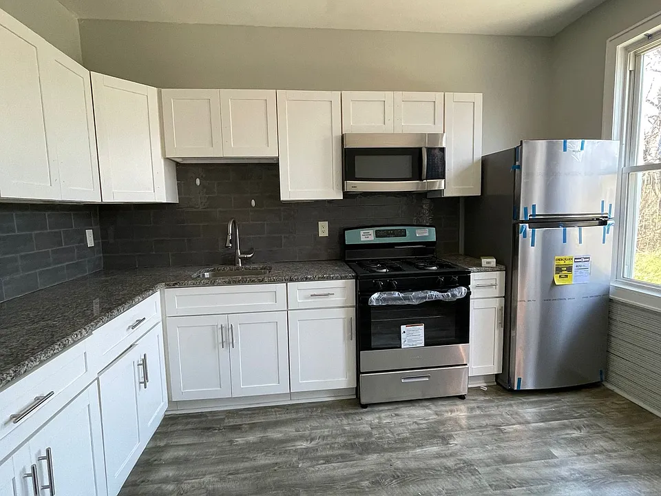 84 Winfield Ave #3