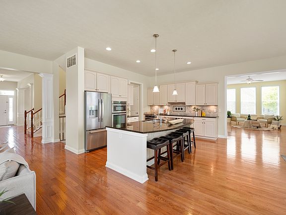 3rd image of 3853 Abney Highland Dr